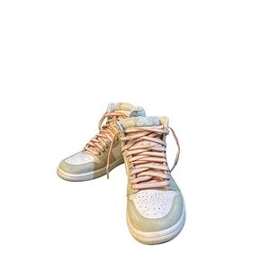Nike Air Jordan 1 High Sage Green Cream Women’s Size 6.5